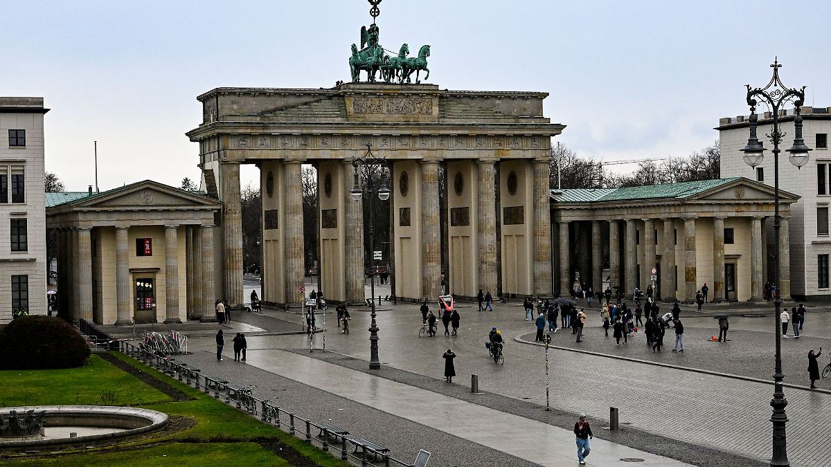 Berlin & Brandenburg: Tausende Teilnehmer zu "Friedensmarsch" in Berlin erwartet