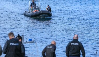 Sachsen: Polizei findet Leiche in See bei Leipzig - Bergung läuft