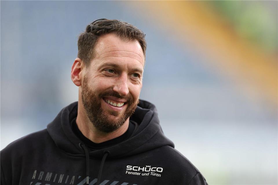 Durfte sich zum Saisonabschluss über einen Titel freuen: Arminia-Trainer Mitch Kniat.Friso Gentsch/dpa