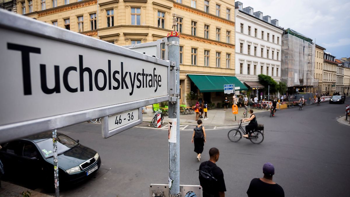 Berlin & Brandenburg: Gericht: Sperren für Autos in Berlin-Mitte doch zulässig