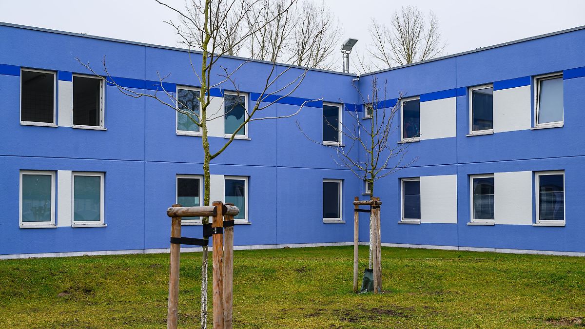 Berlin & Brandenburg: Rückführungs-Zentrum: Zwei Menschen nach Polen überstellt
