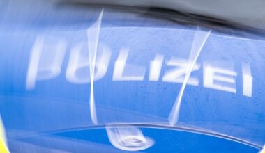 Niedersachsen & Bremen: Nach Streit vor Disco - Mann überschlägt sich mit Auto