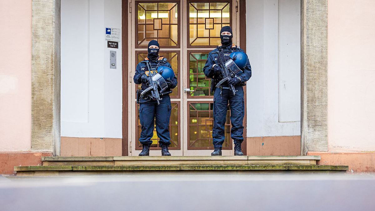 Niedersachsen & Bremen: Urteil gegen frühere Islamistin erwartet