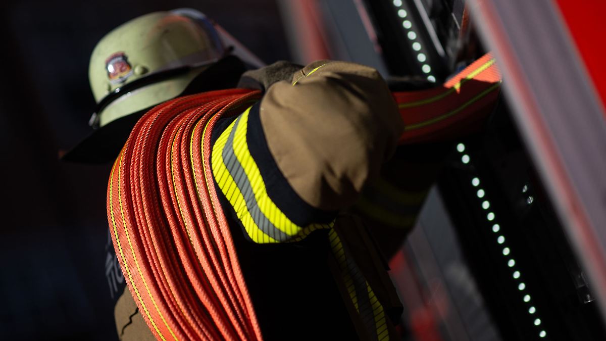 Nordrhein-Westfalen: Eine Tote nach Hausbrand in Duisburg entdeckt
