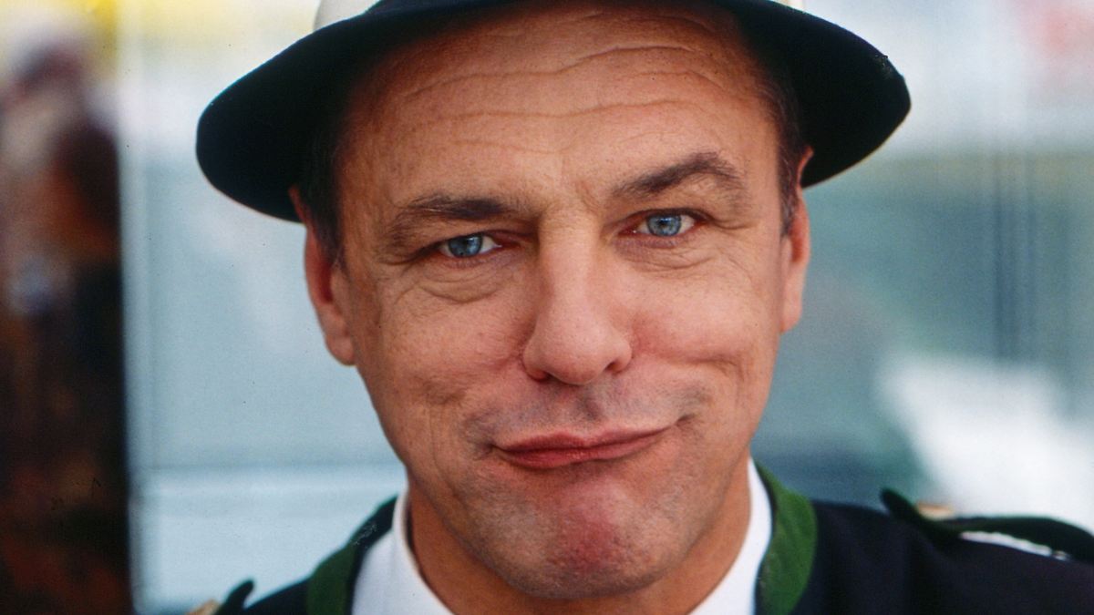 "Codo ... düse im Sauseschritt": "Watzmann"- und DÖF-Star Manfred Tauchen ist tot