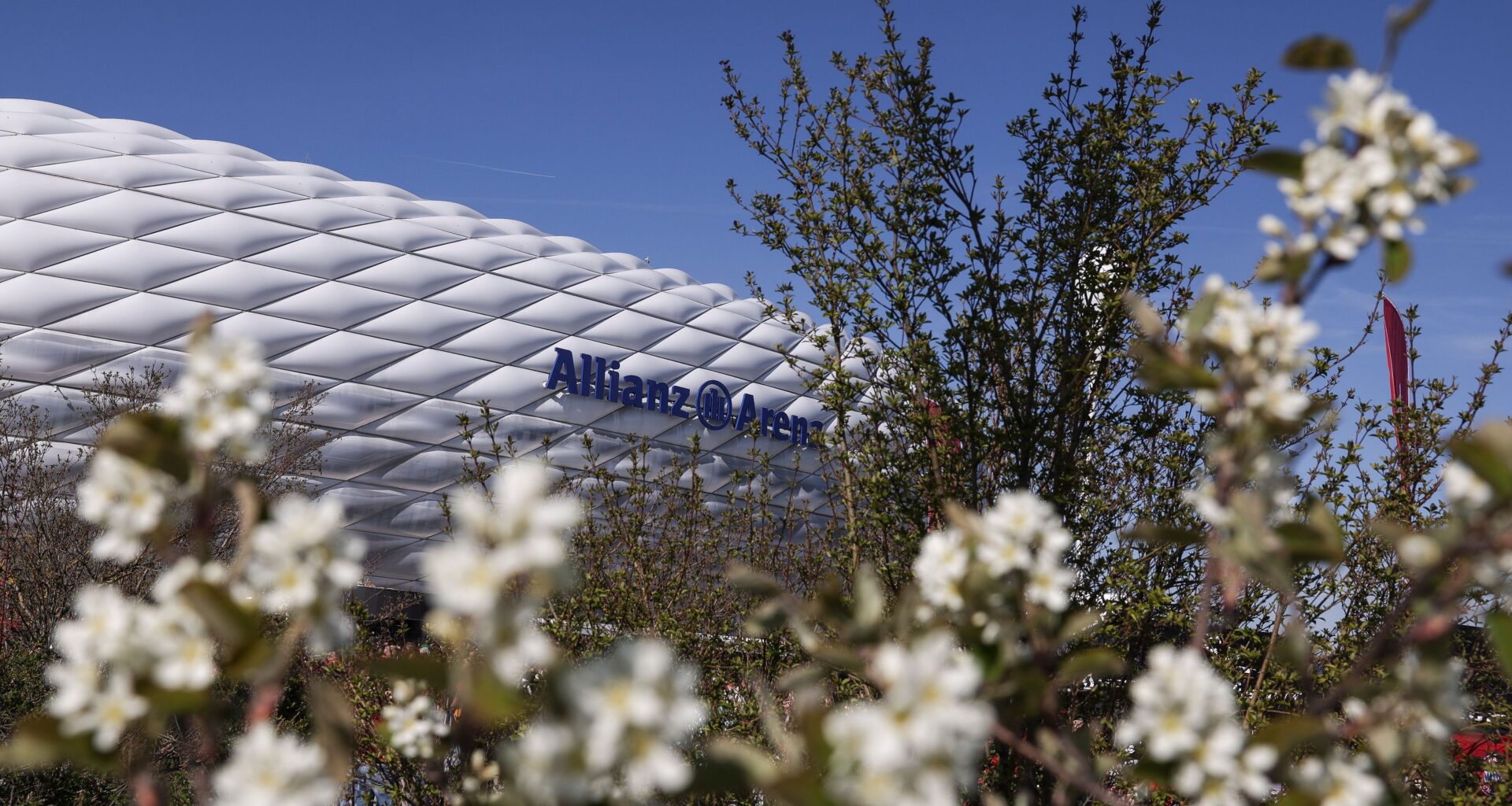 Champions League, Musik Acts beim Finale in München: Wer sind die Bands und Künstler? Sängerin von Linkin Park, Originalsong von der Eröffnungszeremonie, Lieder sowie Uhrzeiten der Auftritte