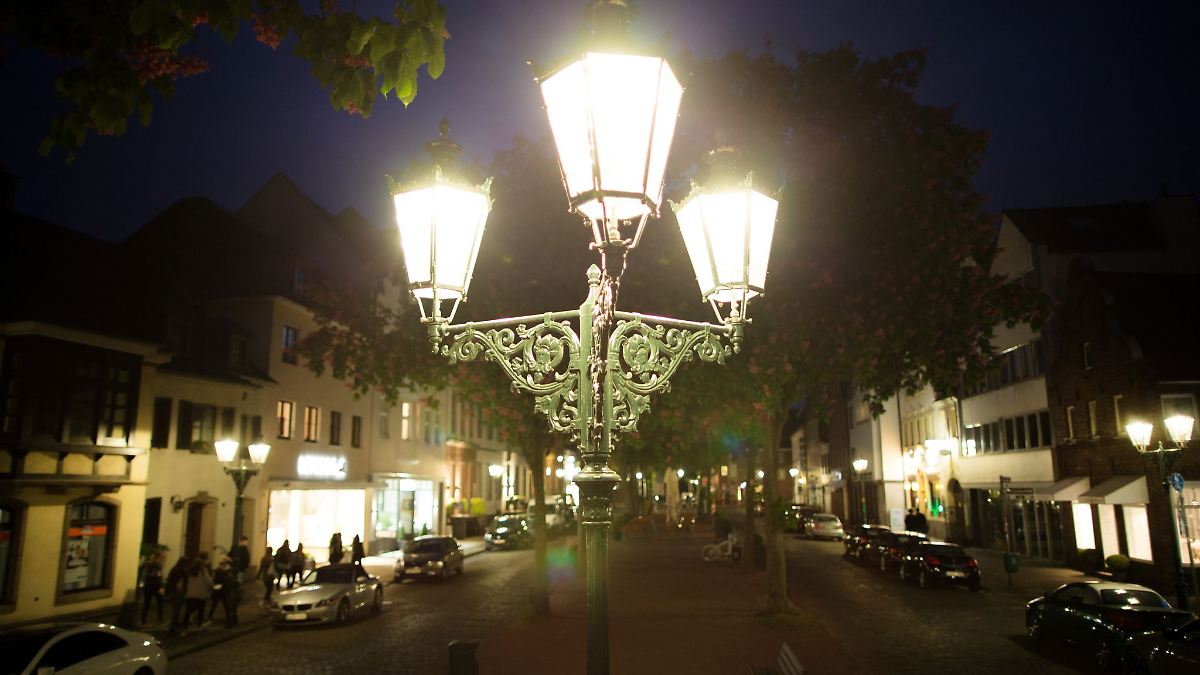 Nordrhein-Westfalen: Erste 200 Gaslaternen in Düsseldorf auf LED umgestellt