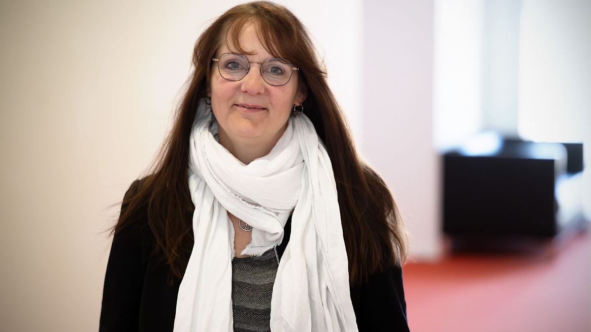 Berlin & Brandenburg: SPD-Fraktion spricht Ministerin nach Streit Vertrauen aus