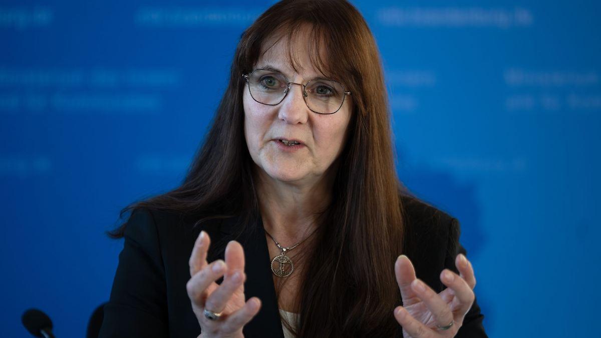 Berlin & Brandenburg: Ministerin in der Kritik -SPD-Fraktion hat Beratungsbedarf