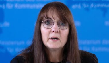 Umgang mit der AfD: „Geheimniskrämerei möchte ich nicht verantworten“ – Brandenburgs Innenministerin Lange tritt zurück