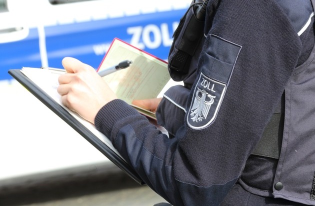HZA-K: Zoll kontrolliert gezielt Taxi- und Mietwagengewerbe / Mehr als 160 Fahrer in ...