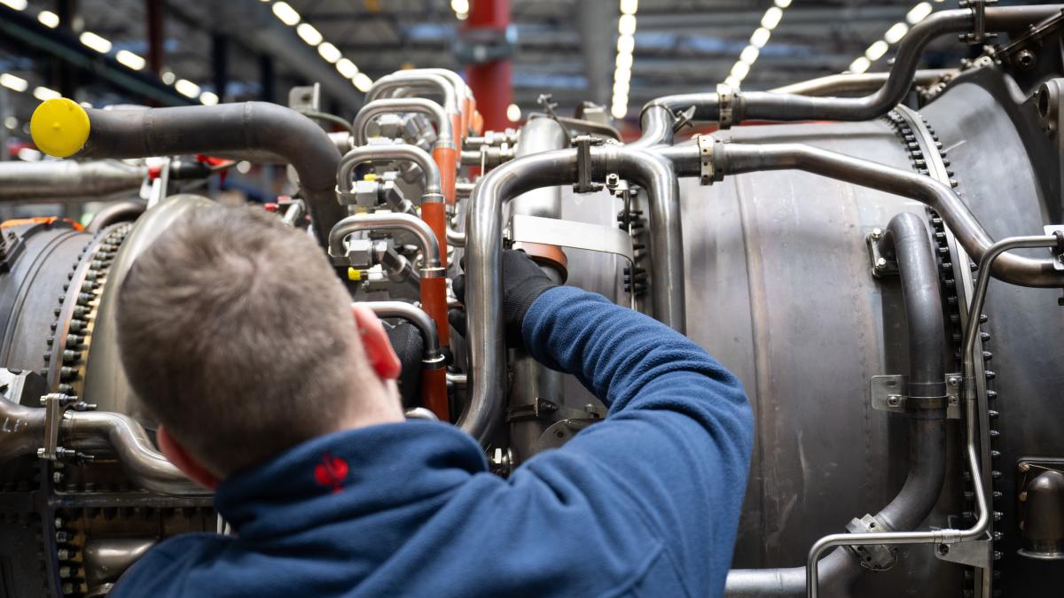 Erstmals seit Oktober 2021: Deutsche Unternehmen überraschen mit kräftigem Produktionsplus im März