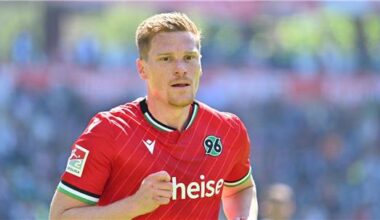 Halstenberg vor Absprung bei Hannover 96