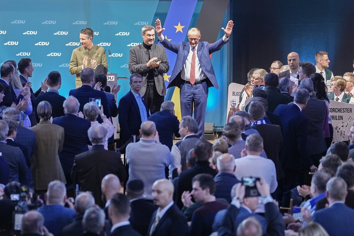 Neues Buch über Friedrich Merz: Der Kanzler, ein Mann der Mitte?