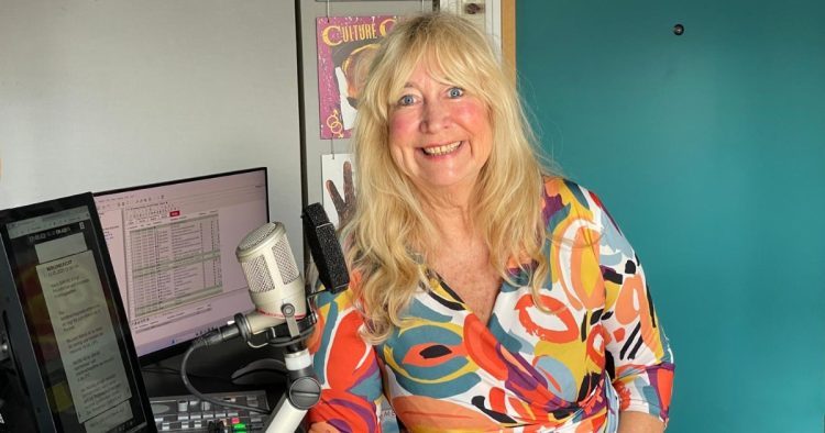 Marion Hanel im rbb 88.8-Studio, Mai 2025 (Bild: Privatarchiv)