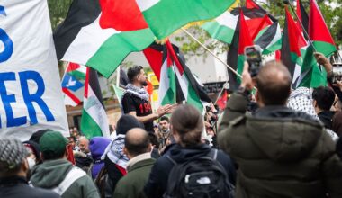 Berlin & Brandenburg: Propalästinensische Demonstration – Polizei mit Wasserwerfer