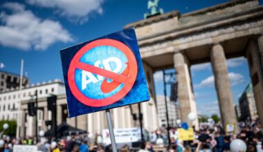 Berlin & Brandenburg: Mehrere tausend Menschen demonstrieren in Berlin gegen AfD