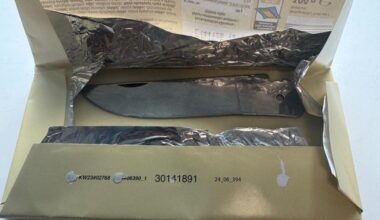 BPOL-HH: (FOTO) Bundespolizei am Hamburg Airport: Messerklinge in Schokoladentafel ...