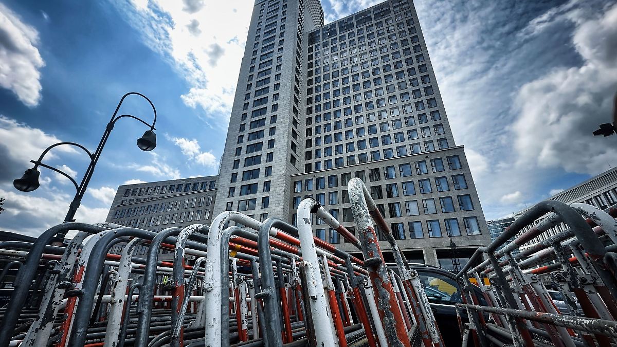 Berlin & Brandenburg: Israel-Staatsbesuch: Absperrungen und Staus am Montag