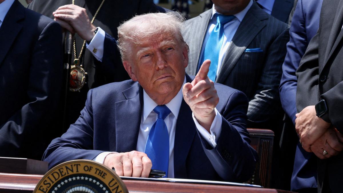 China wäre betroffen: Trump will Käufer iranischen Öls mit Sanktionen belegen