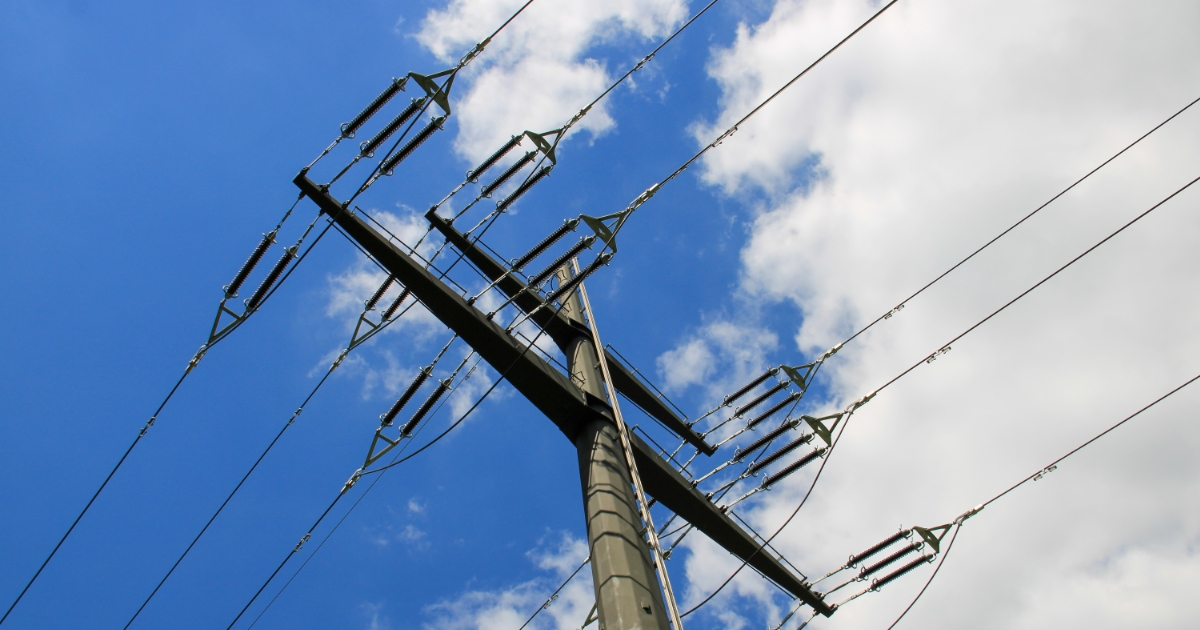 Symbolbild Strom-Mast während Blackout (Bild: NickyPe@Pixabay)