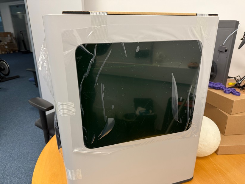 Unser Testmodell ist auf die Laser vorbereitet; man erkennt das an den grünen Schutzscheiben.