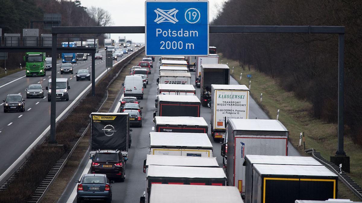 Berlin & Brandenburg: Autofahrer müssen rund um Himmelfahrt mit viel Stau rechnen