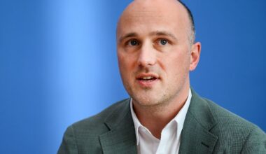 Niedersachsen & Bremen: Auszeichnung für Queerbeauftragten der Bundesregierung