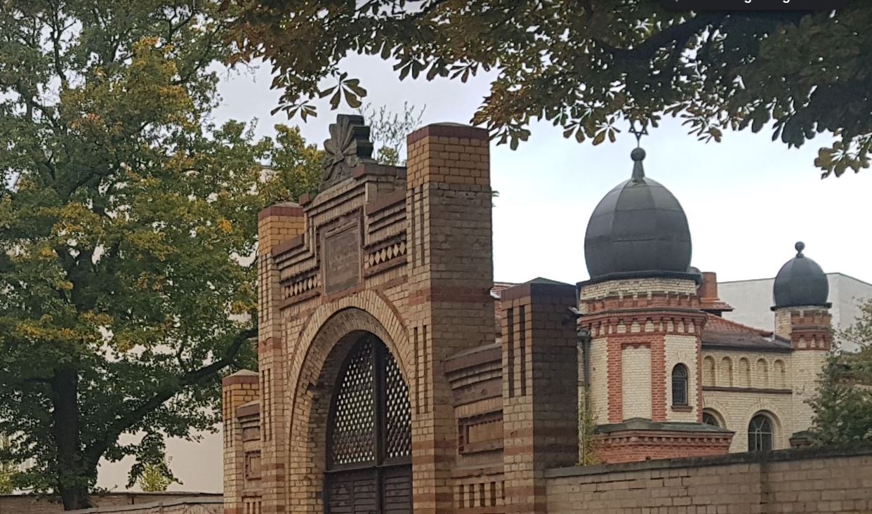 Terrorverdacht: 19-Jähriger aus Halle wieder auf freiem Fuß – Ermittlungen wegen Anschlagsplänen auf Synagoge dauern anMDR SACHSEN-ANHALT, 10. Mai 2025 - HalleSpektrum.de