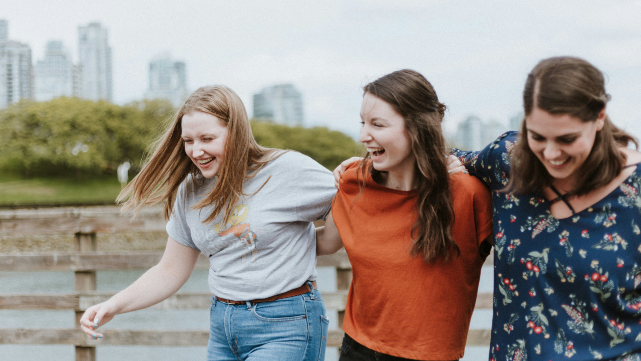 Junge Menschen lesen wieder mehr, doch Experten kritisieren die Bücher-Wahl der Gen Z