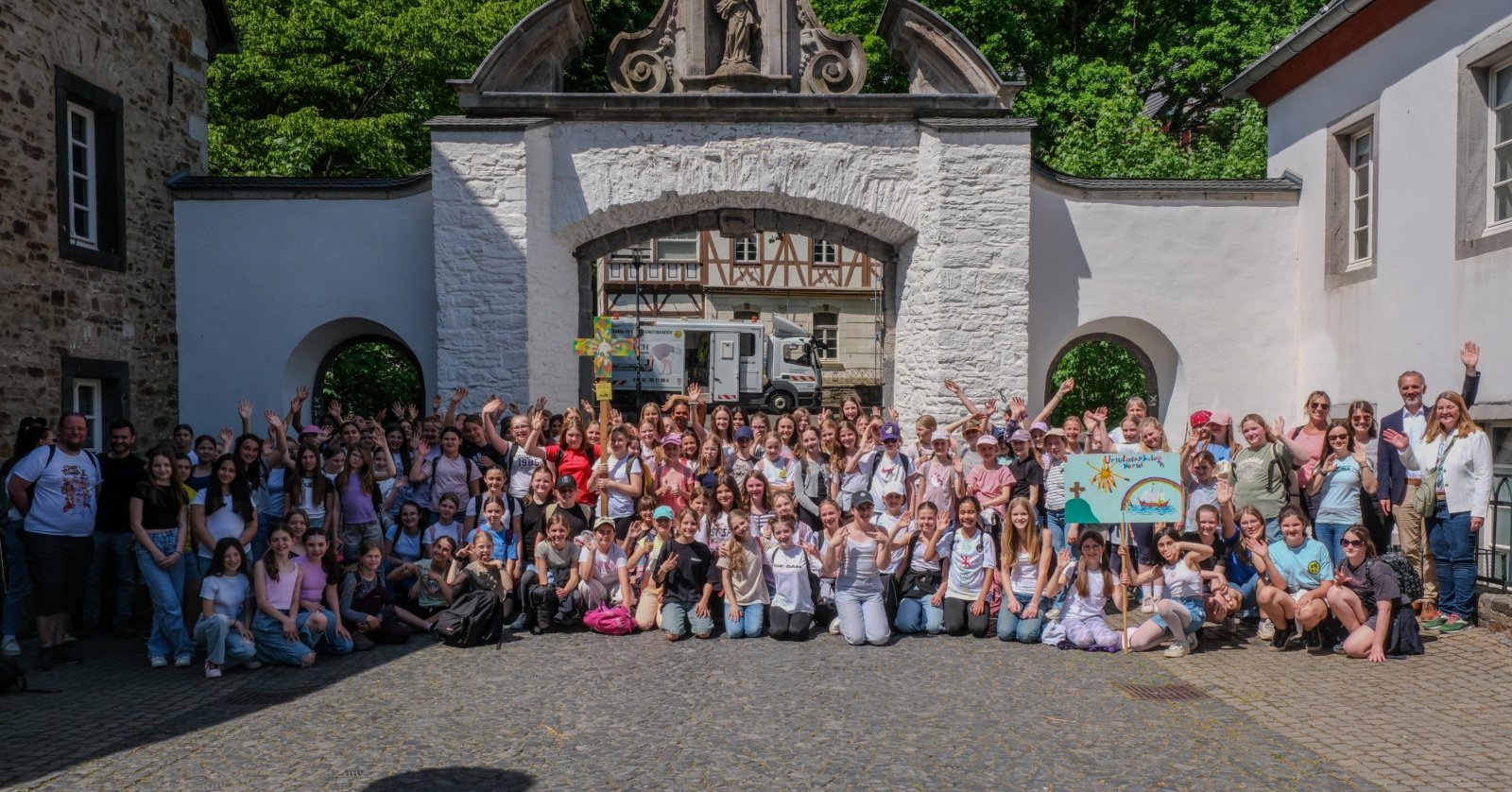 Beginn der Altenbergwallfahrt der Erzbischöflichen Schulen
