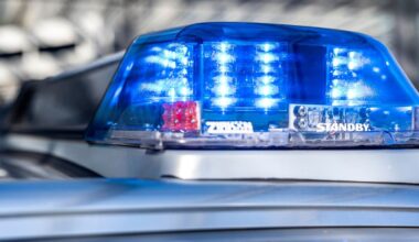 Nordrhein-Westfalen: Wendemanöver auf der Straße: Motorradfahrer schwer verletzt