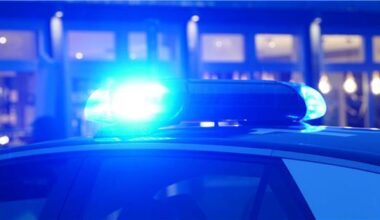 Frau durch Explosion von Pyrotechnik verletzt