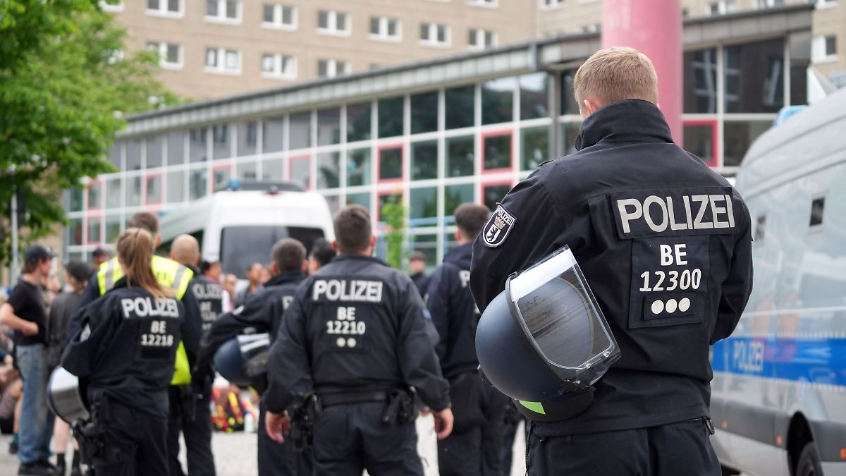 Berlin & Brandenburg: Protest gegen Leerstand in Berlin an der Ex-Stasi-Zentrale