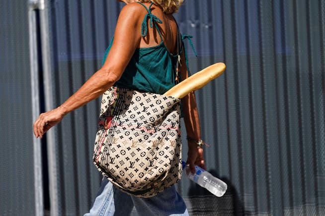 Nicht nur eine Stilfrage: Wie weit darf das Stangenbrot aus dem Louis Vuitton-Sack herausragen?