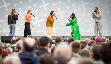Sternenmeer aus Kerzenlichtern bei A-capella-Woche Hannover | NDR.de - Kultur - Musik