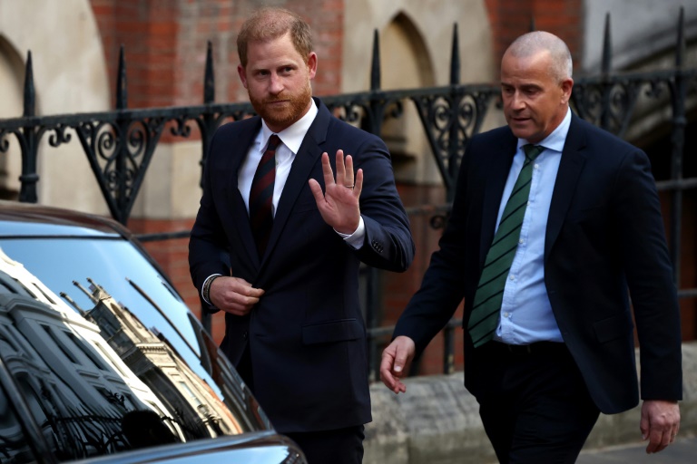 Im Streit um den Polizeischutz für Prinz Harry bei Aufenthalten in seinem Heimatland Großbritannien hat der Sohn von König Charles III. vor Gericht erneut eine Niederlage einstecken müssen. (HENRY NICHOLLS)