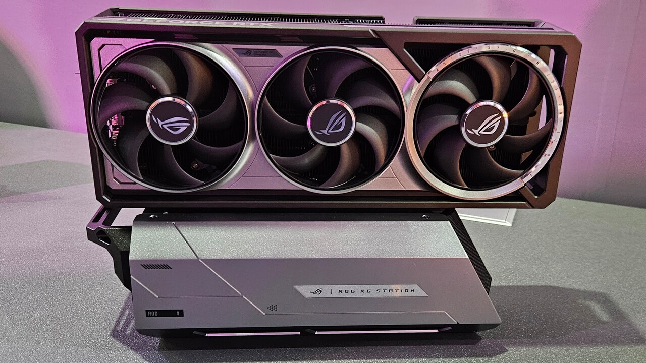ROG XG Station 3 mit TB5: Asus macht Desktop-Grafikkarten per PSU-Sockel zu eGPUs