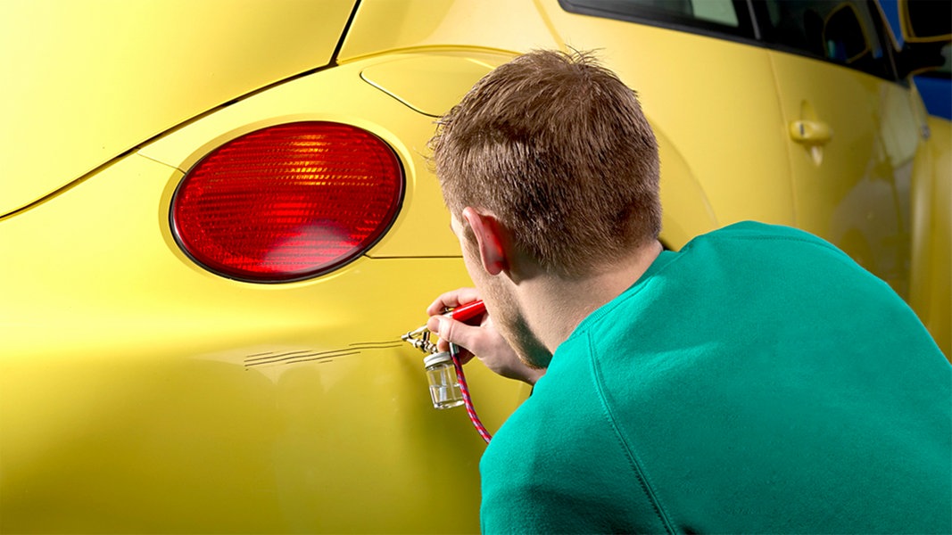 Stuhr: Kinder zerkratzen 20 Autos - 30.000 Euro Schaden | NDR.de - Nachrichten - Niedersachsen