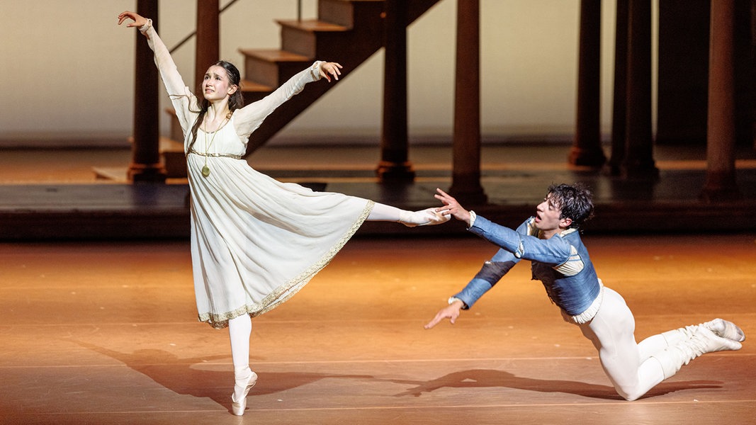Hamburg Ballett: 17-jährige Tänzerin erleidet Zusammenbruch | NDR.de - Kultur - Bühne