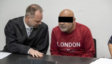 Prozess in Augsburg: Altenpfleger erpresst Priester mit anzüglichen Fotos | Regional
