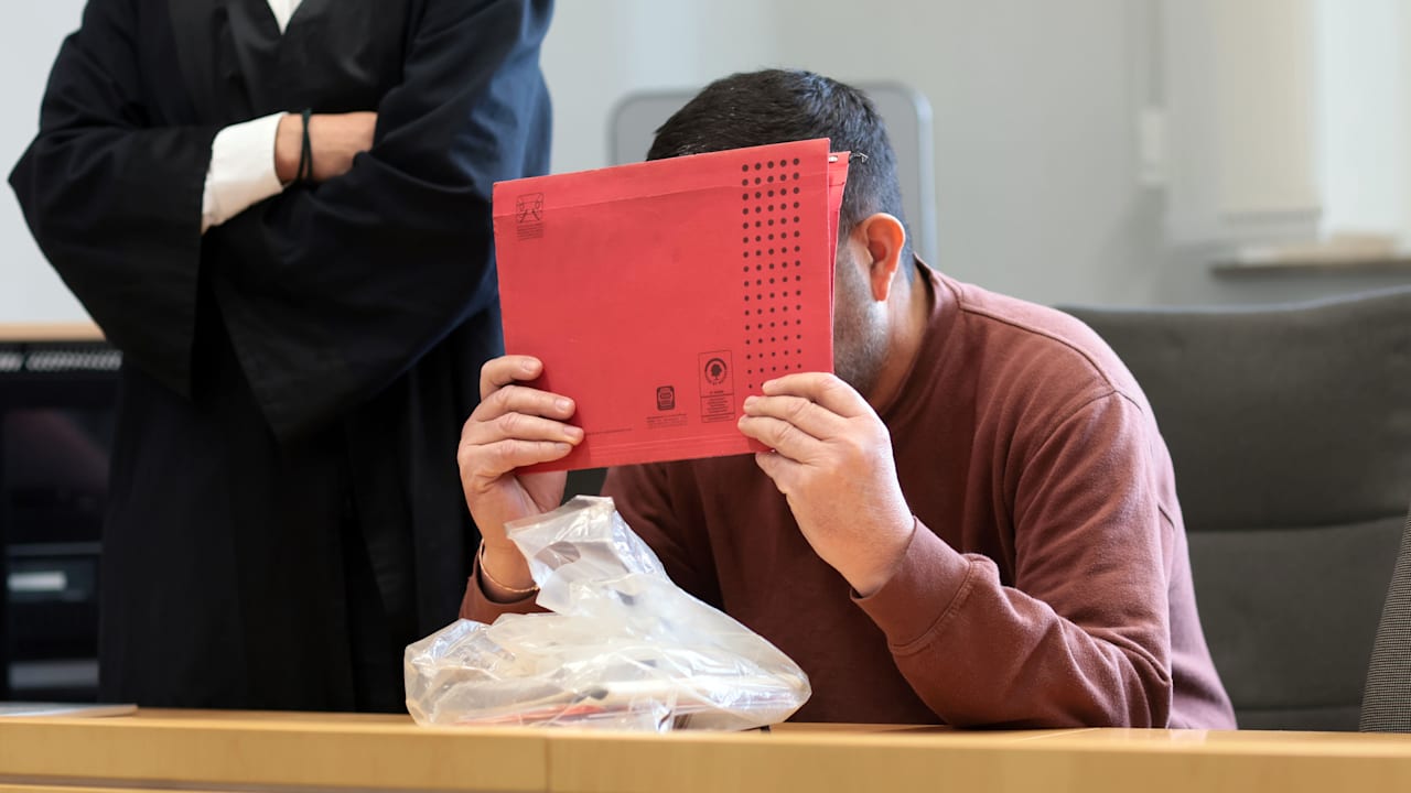 Prozess in NRW: Angeklagter erschlug die Mutter seiner neun Kinder | Regional