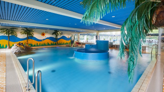 Blick auf das Lehrschwimmbecken im Schwimmbad Süderelbe von Bäderland Hamburg © Bäderland Hamburg 