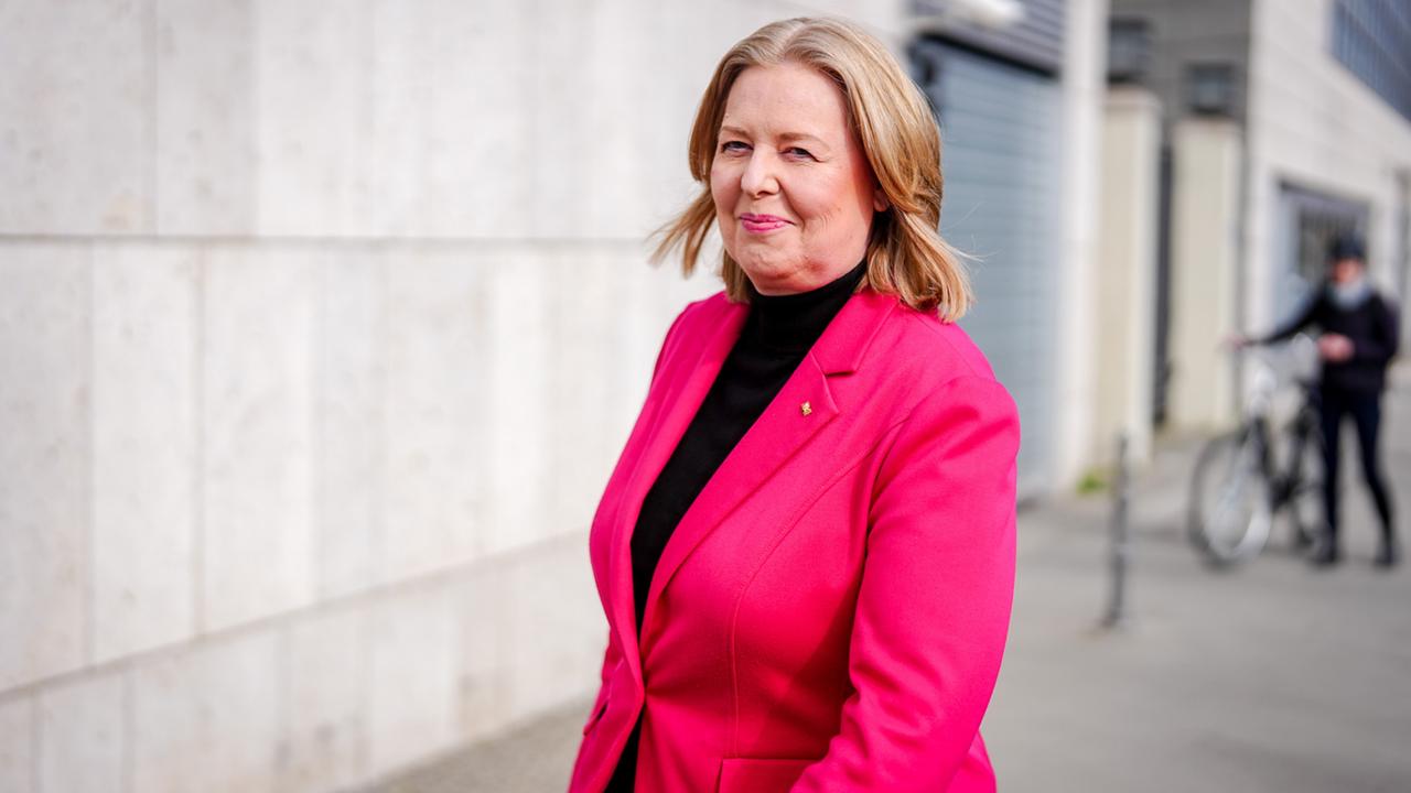 Ministerin Bas: Beamte sollen in die Rentenversicherung einzahlen