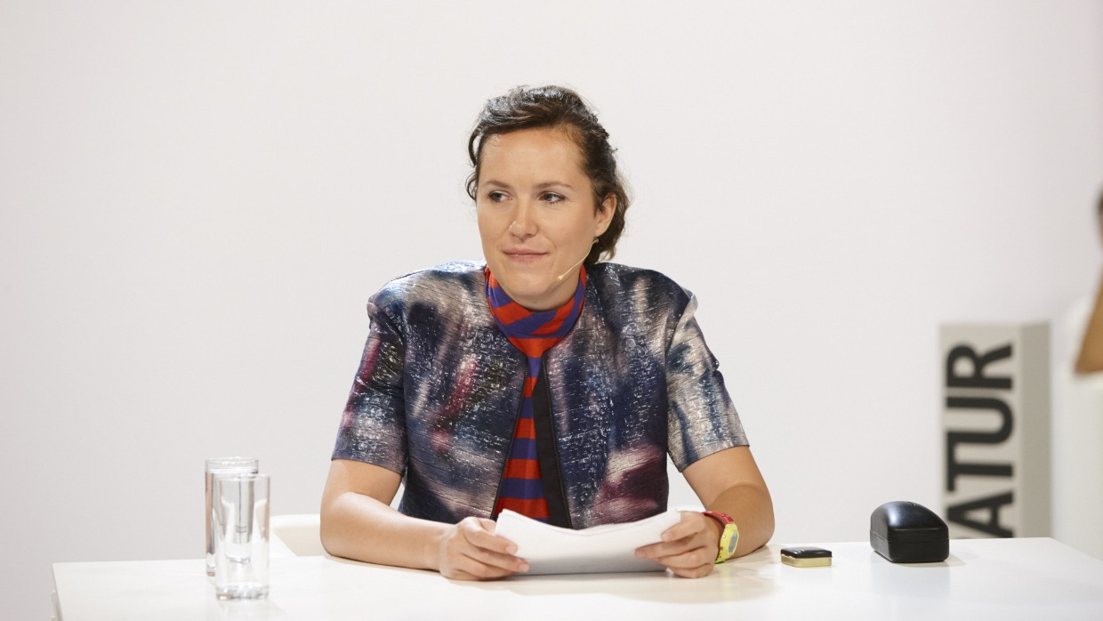 Da liest sie vor, aber eine Vorlesung ist das noch nicht: Barbi Marković 2017 beim Ingeborg-Bachmann-Wettbewerb in Klagenfurt.