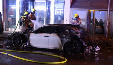 Mehrere Autos brennen nach 1.-Mai-Demo in Berlin! | Regional