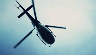 Hubschrauber kontrolliert Hochspannungsleitungen - Radio Wuppertal