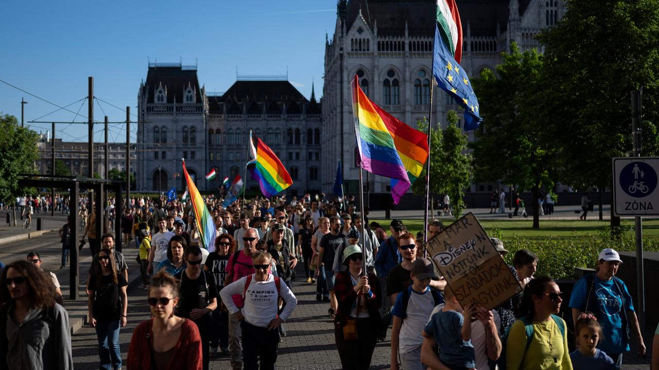 EU-Länder fordern härteres Vorgehen gegen Ungarn wegen Pride-Verbots
