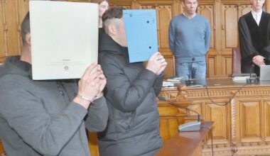Prozess in Bremen: Mord auf Friedhof! Opfer verblutete zwischen Gräbern | Regional