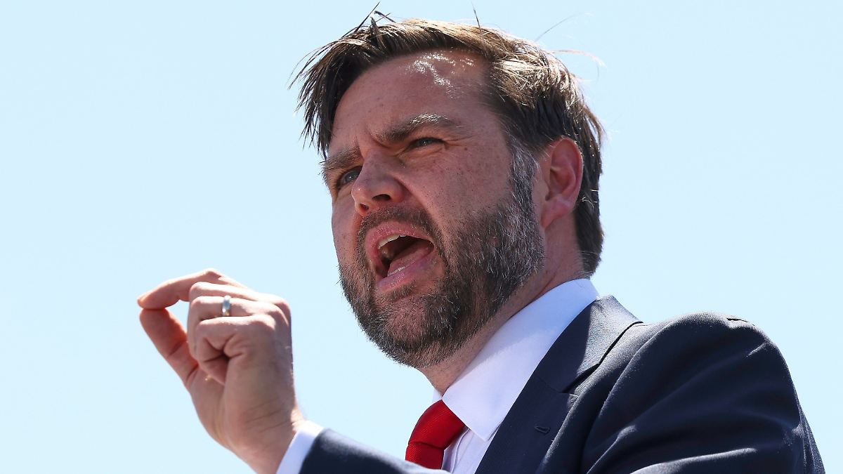 Trump heißt Fans willkommen: JD Vance warnt Besucher der Fußball-WM in den USA
